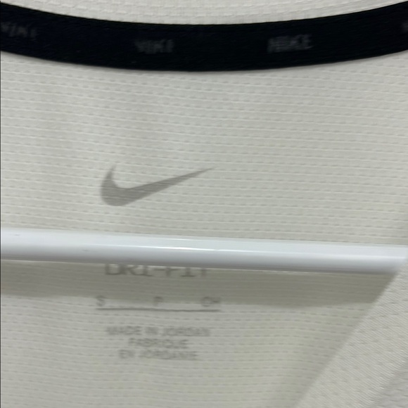 Nike Men's White T-Shirt - Picture 2 of 3